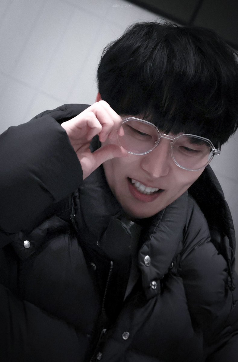 huntergraper's tweet image. 260115 뮤지컬 어쩌면 해피엔딩 퇴근길

올리버 役 | #김재범