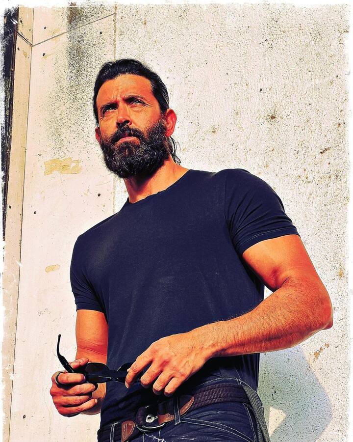 HrithikRoshan43's tweet image. Handsome Hunk + Greek God One And Only @iHrithik Sir 🔥❤️ 

#HrithikRoshan #GreekGod #Krrish4 #HrithikxHombale