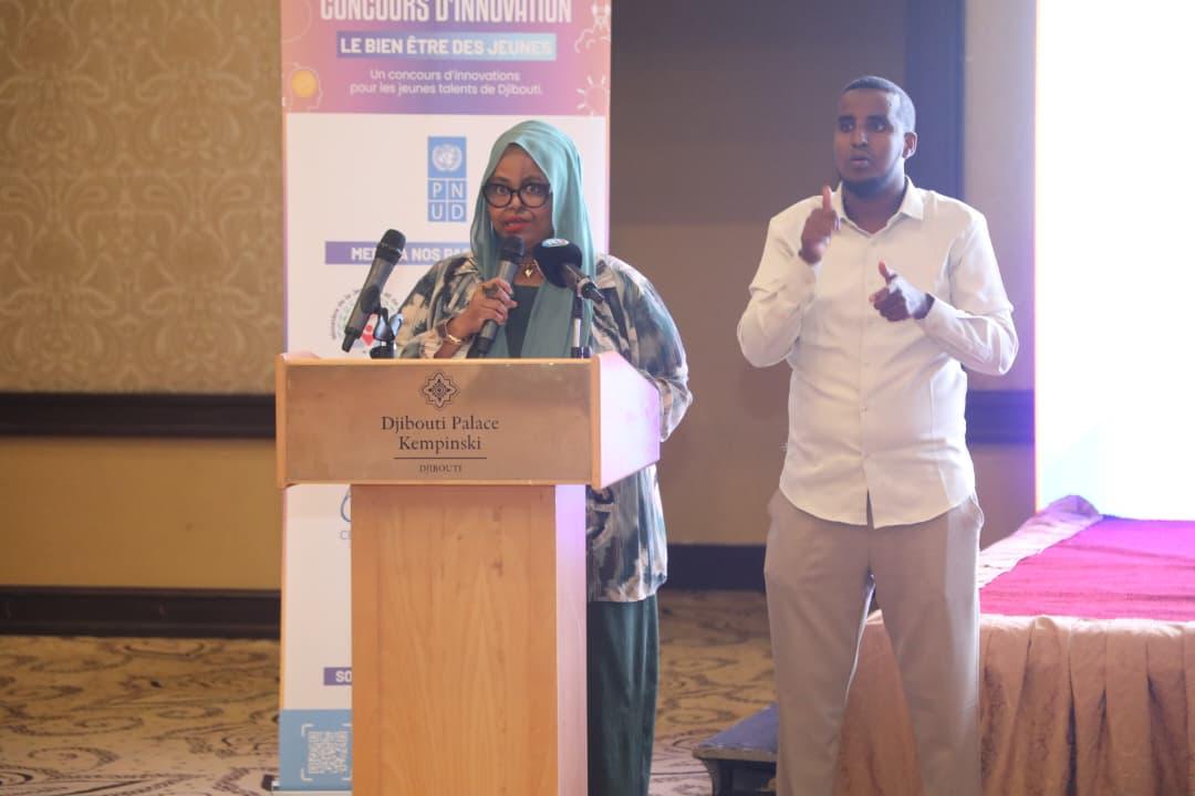 hibo_dr's tweet image. C'est toujours un plaisir d'aller à la rencontre de nos brillants jeunes talents et de les féliciter pour leur #créativité et leur #innovation ! Bravo aux partenaires du concours et au #PNUD pour cette initiative Phare du Portefeuille #Jeunesse !