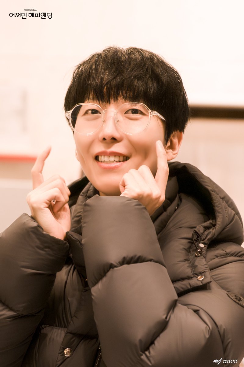 MJ_PlayPic2's tweet photo. 어쩌면 해피엔딩 20260115
퇴근길

올리버 役 김재범 배우

귀욤귀욤 열매를 드셨나~ https://t.co/lfcoTHrNmN