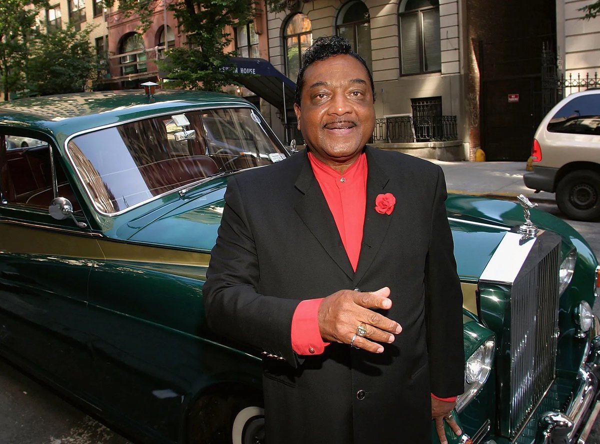 DJRTistic's tweet image. Speaking of the Druski skit, do y’all know about Reverend Ike?

My dad told me he had commercials in the 70s selling Prayer Cloths…and said his great aunt literally sent ALLLL of her money and savings to him for that BS. He might be the first or one of the first of his kind