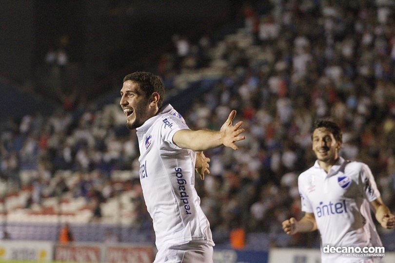 ¿Se va Maxi Gómez?
¿Vuelve Rogel?

Estos y otros temas en nuestra nota de actualidad:

decano.com/se-conocen-los…

#LaComunidadDelHincha 🗣️🇳🇱