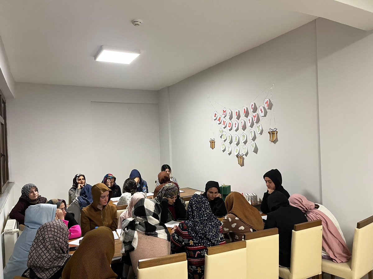KarsKYGM's tweet photo. Nuri Paşa Yurdu’nda öğrencilerimizle birlikte düzenlediğimiz Miraç Kandili programında, gönüllerimiz semaya açıldı.
Miraç; duanın yükseldiği, kalbin arındığı kutlu bir yolculuktur.🤲📿❤️
#MiraçKandili #NuriPaşaYurdu https://t.co/QpoagshCza