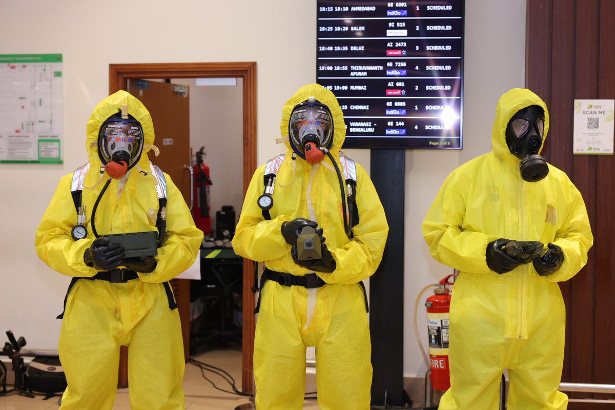 04NDRF's tweet photo. 04 BN NDRF actively participated in an NDMA-led Multi-Hazard Mock Exercise at Cochin International Airport, Kerala, demonstrating coordinated response and preparedness alongside multiple stakeholders. 

#NDRF #NDMA #MockExercise #MultiHazard #DisasterPreparedness #CochinAirport https://t.co/wFPxGsOE0k