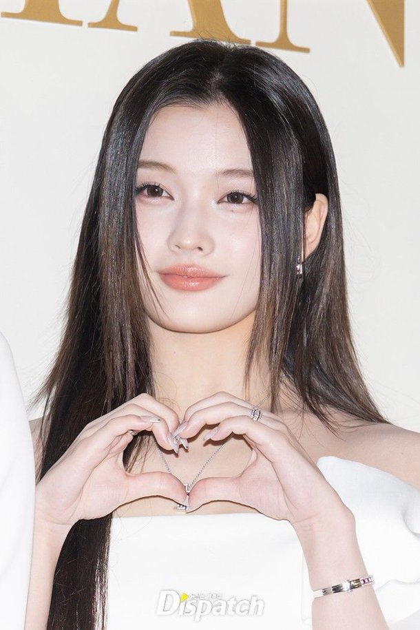 IROYHA's tweet image. how can elegance look this effortless, yet feel so unforgettable? ❤︎