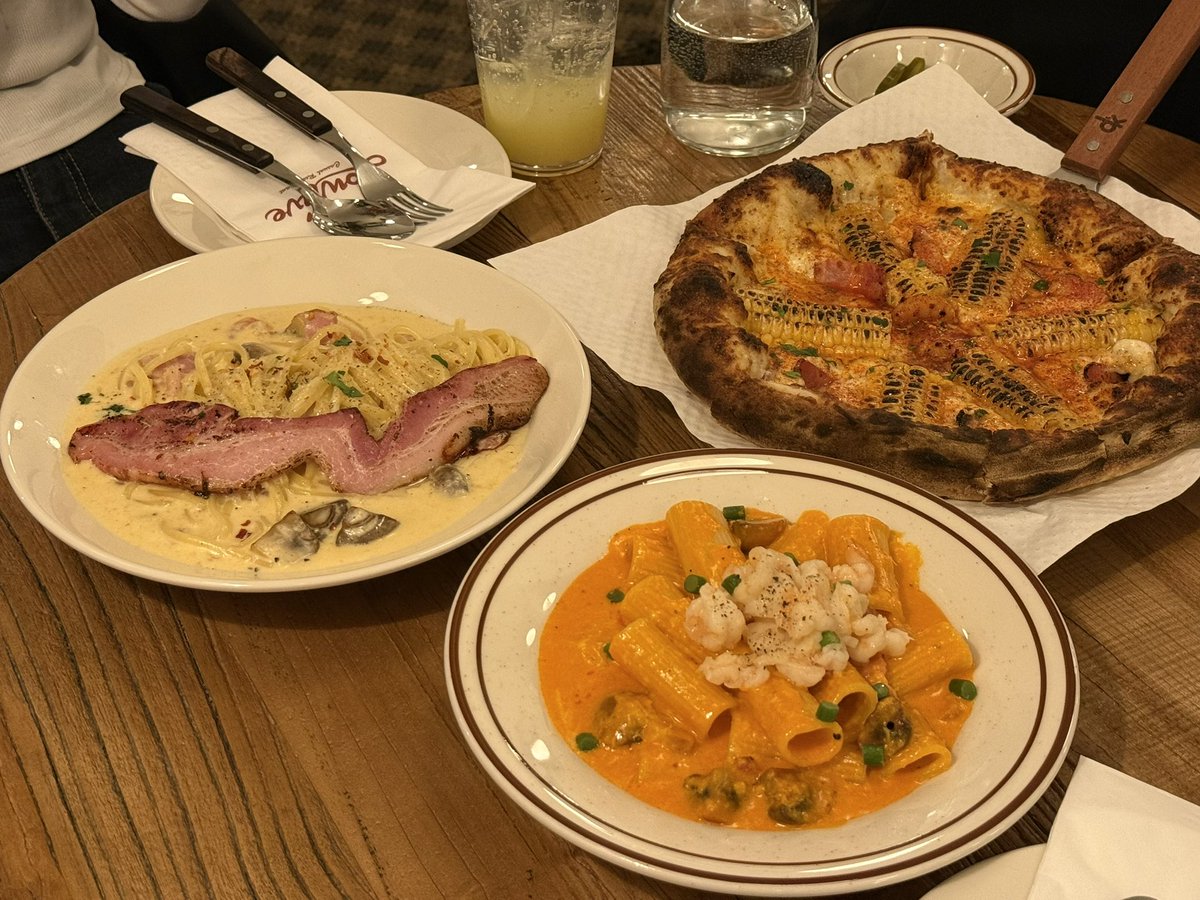 kunmandooo's tweet image. 여러분얘들앙......
로우파이브 안국점 오픈했어요!!!!!!!
그래서 재빠르게 다녀와떠염 💨💨💨💨
옥수수피자 필수고 알프레도 크림파스타 꼭 드세요
내가 세상에서 제일 좋아하는 양식집... 👅