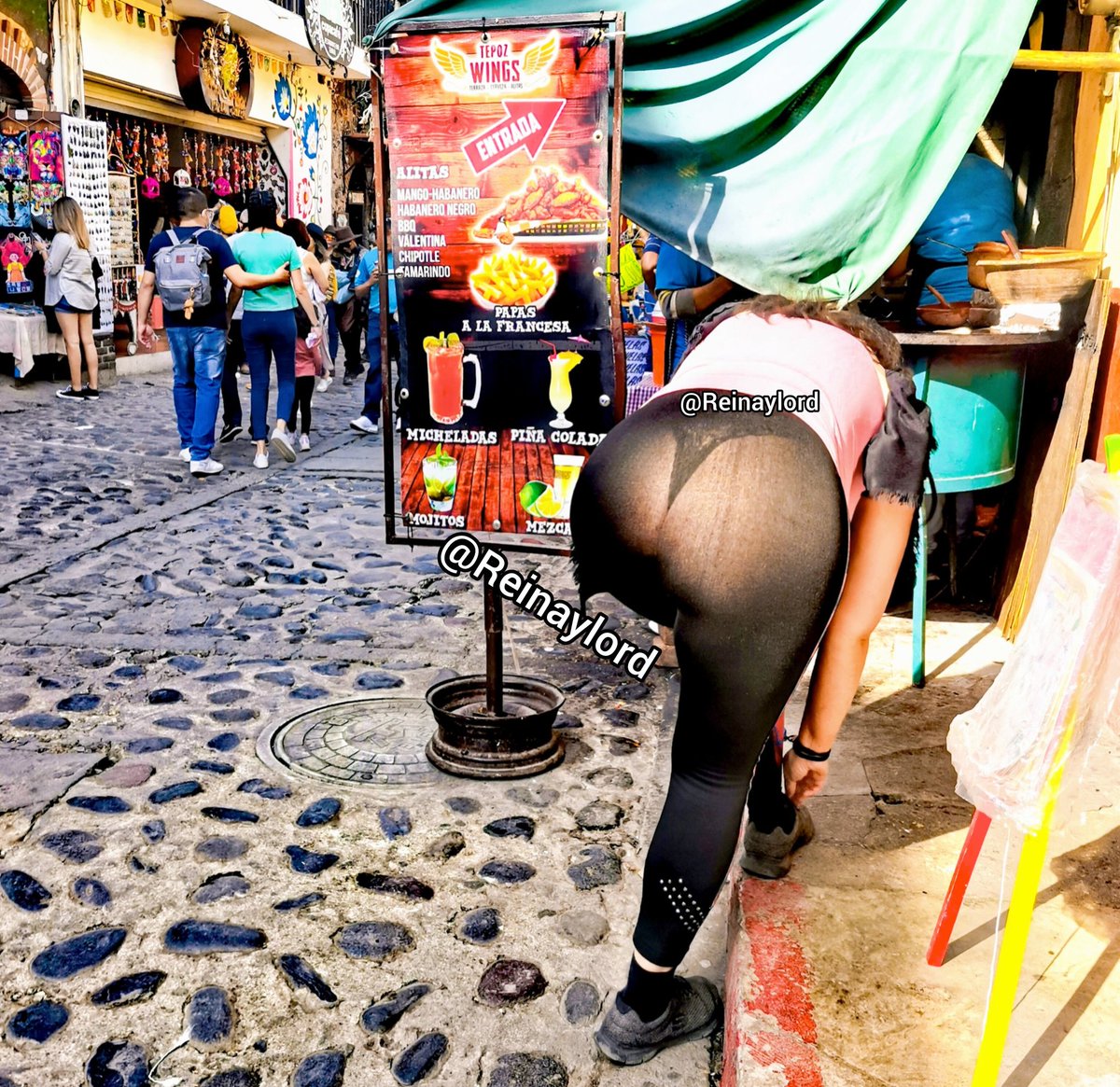 Reinaylord's tweet photo. #Exhibit de compras sin bra marcando mis ricos #Pezones  y también mi #Cameltoe además de #Leggings con #Transparencias para que todos puedan ver mi #Tanga @SandyTeAyuda @QueenSexySex @Get_Nude @VoyeristaMexico #CamelToeCity #tangadeldía #Pezon #Pokies #Outdoor #outdoorlove https://t.co/HQbzCLlxhU