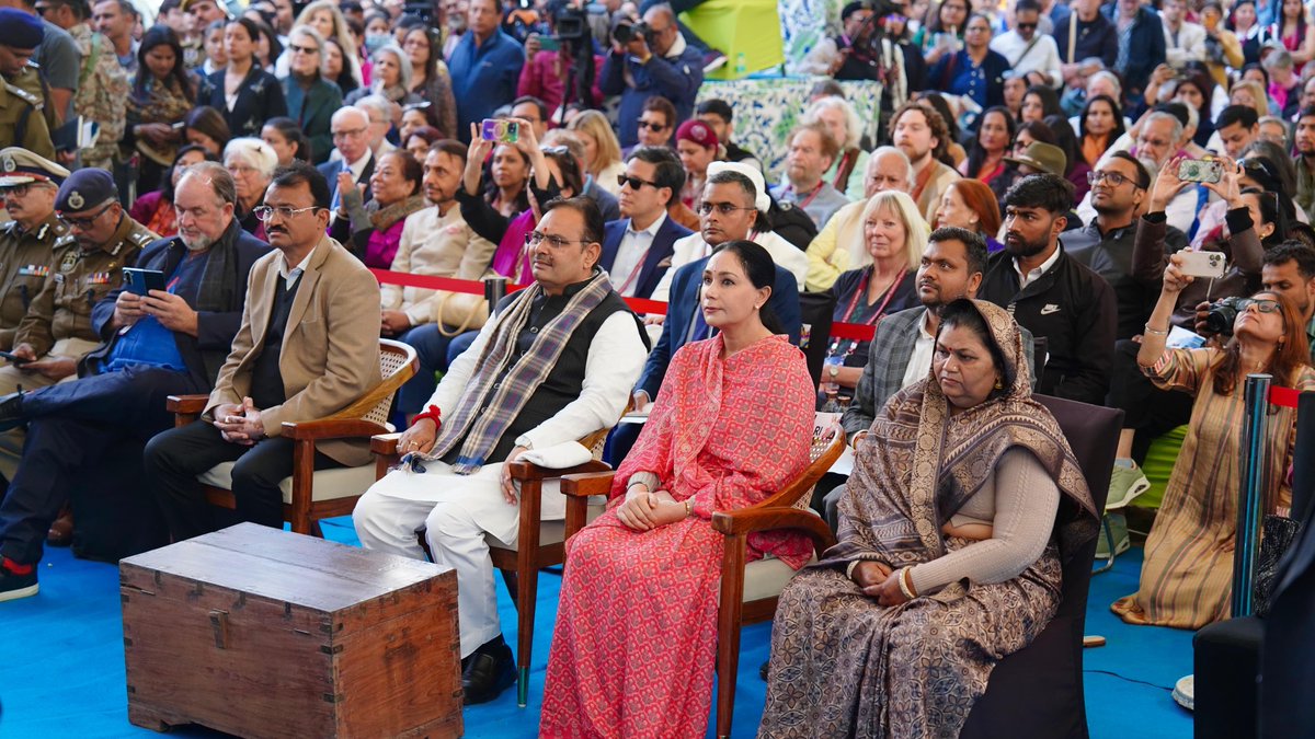 KumariDiya's tweet photo. आज जयपुर में माननीय मुख्यमंत्री श्री @BhajanlalBjp जी की गरिमामयी उपस्थिति में आयोजित जयपुर लिटरेचर फेस्टिवल 2026 के उद्घाटन समारोह में सहभागिता की।

ज्ञान, साहित्य, विचार और संवाद का यह उत्सव राजस्थान की समृद्ध सांस्कृतिक विरासत को वैश्विक मंच पर प्रस्तुत करता है तथा युवा पीढ़ी को बौद्धिक प्रेरणा प्रदान करता है।

इस अवसर पर उपमुख्यमंत्री श्री @DrPremBairwa जी, टीम वर्क आर्ट के डायरेक्टर श्री संजय के. रॉय जी, फेस्टिवल को-डायरेक्टर श्रीमती नमिता गोखले जी व विलियम डेलरिम्पल जी, श्रीमती रितु नागपाल जी उपस्थिति रहे।

#JLF2026 #JaipurLiteratureFestival