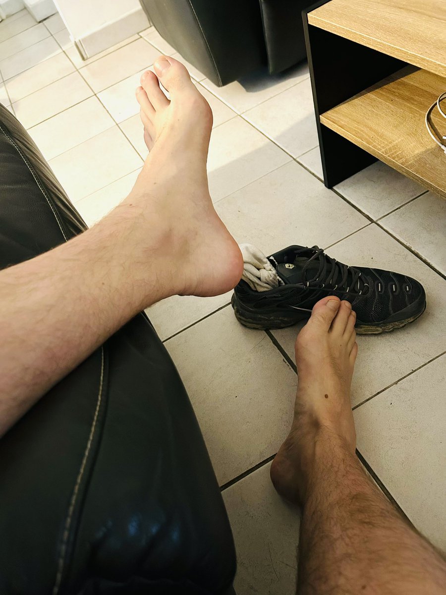 alpha_sm34's tweet photo. #pieds #feet #kiffeur #gayfeet #gayfetish https://t.co/TubGS4oiY5