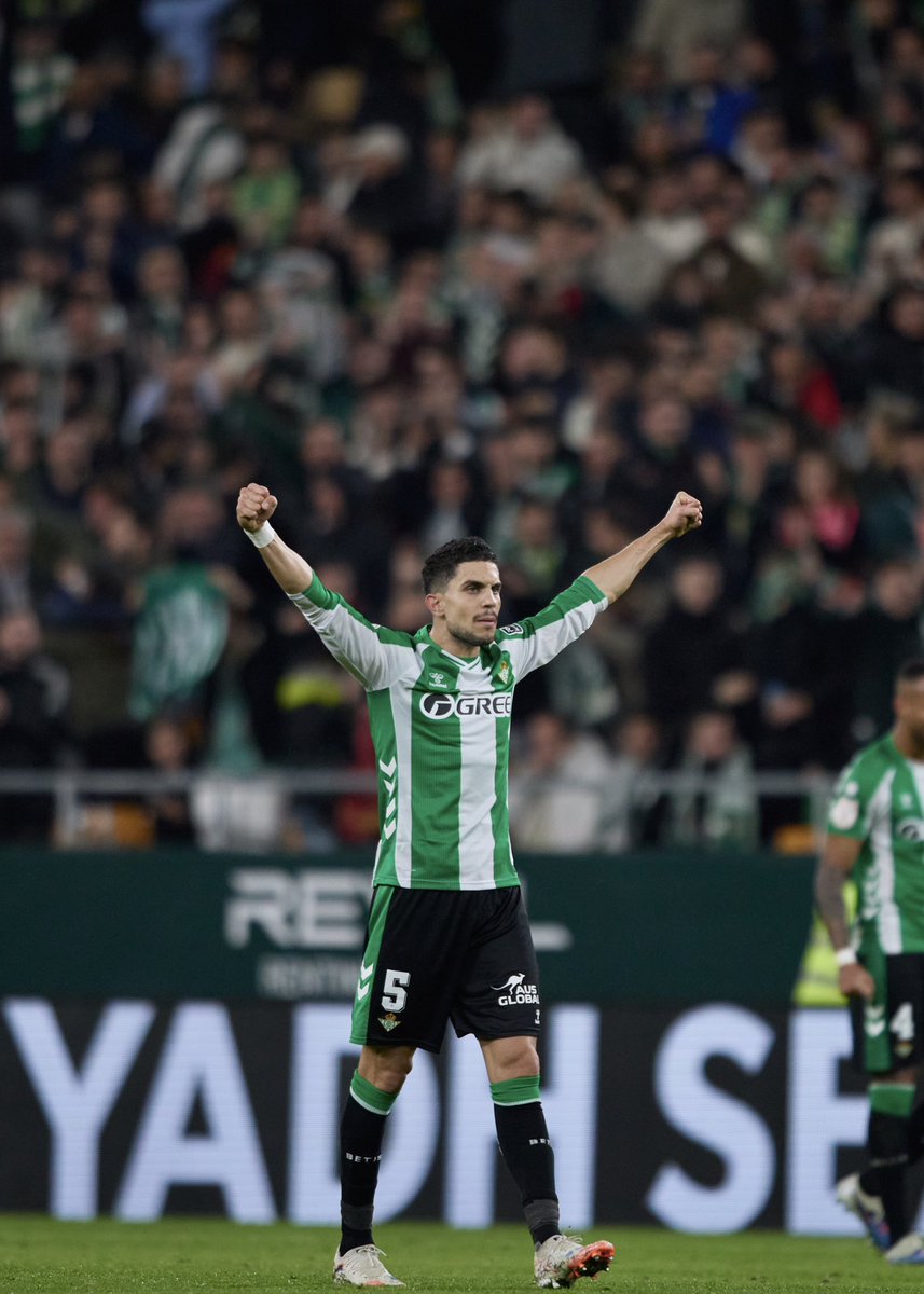 MarcBartra's tweet image. Estamos en cuartos de Final de La Copa del Rey! Somos el Real Betis y queremos más! Sois muy grandes EQUIPO, vamos Familia, vamos afición! JUNTOS.
