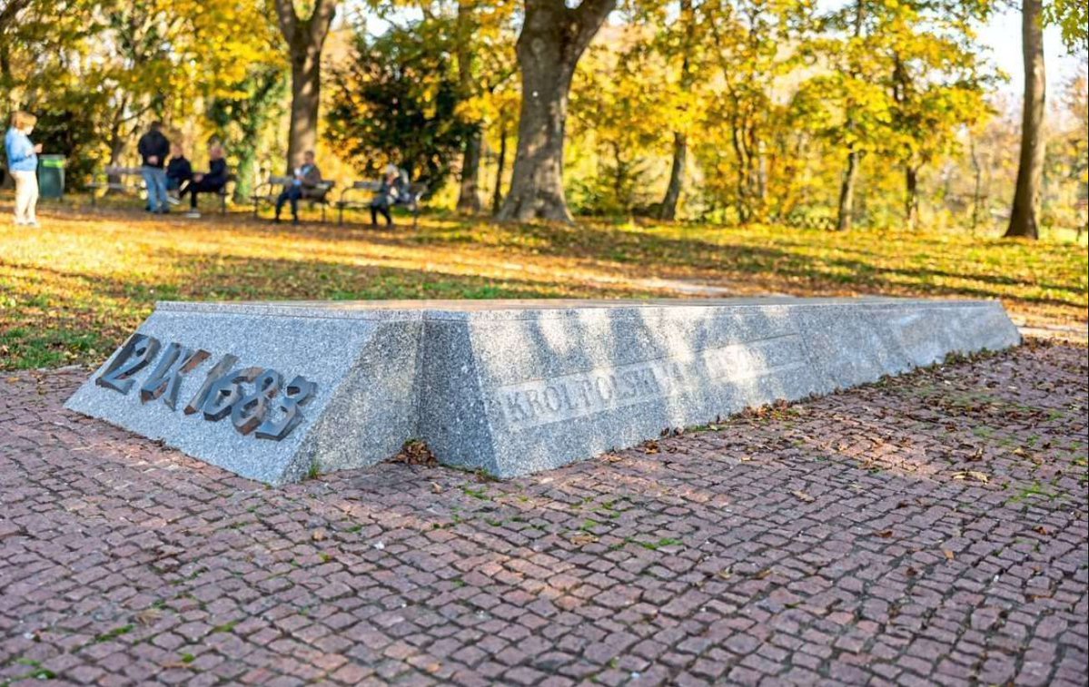 PWestoff's tweet image. Europe would be an Islamic continent today had Charles Martel lost the Battle of Tours in 732, or Jan III Sobieski the Battle of Vienna in 1683. The photo below shows the plinth for a planned statue of King Sobieski in Vienna. But there will be no statue because "Islamophobia."…