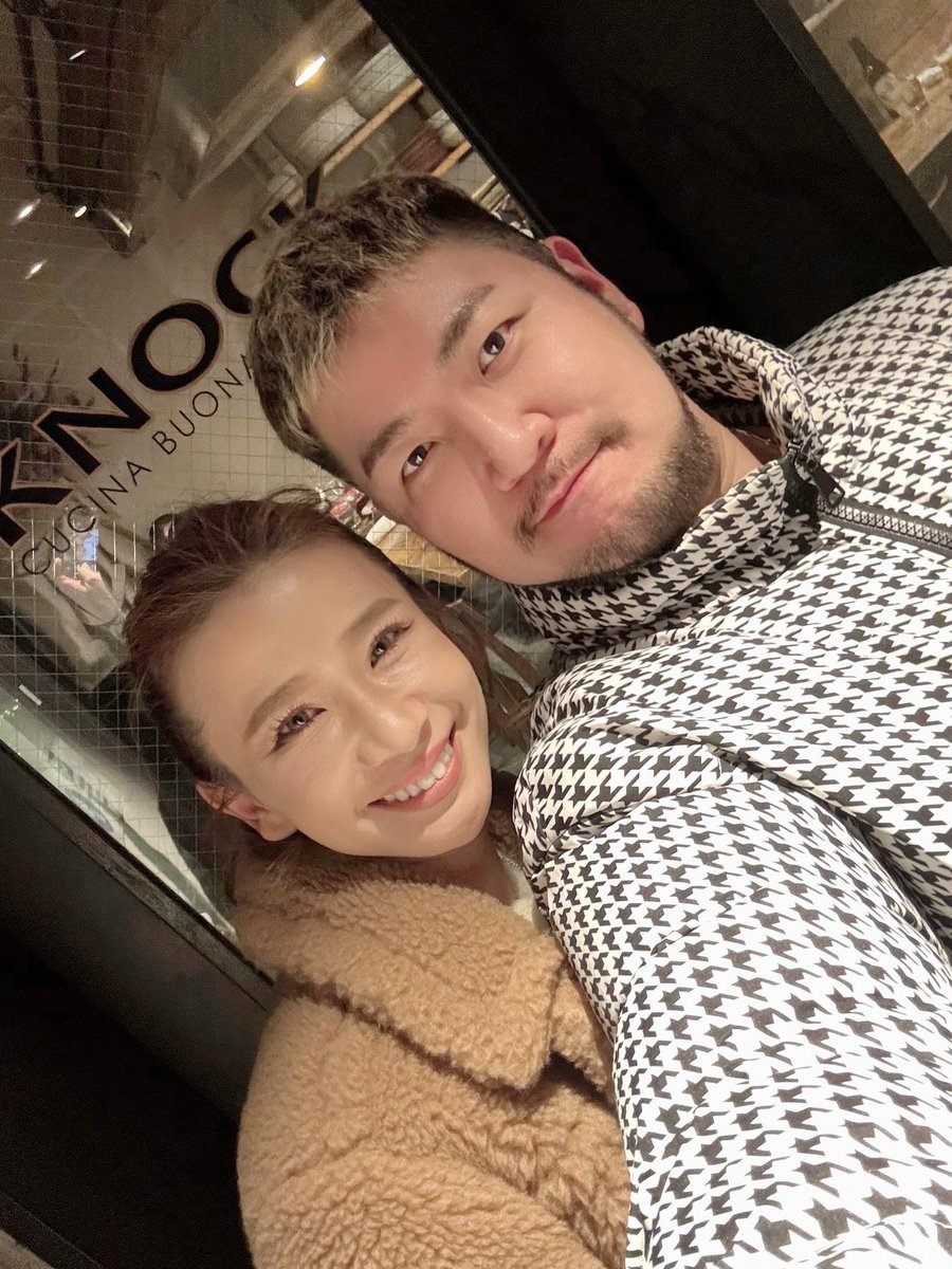 まりちゃんと
9年ちょいぶりにご飯してきた🥂
お互いいろんなことが変わったけど
昔と変わらないテンションで
女子会2時間あっという間だった⏳
大好きなお友達💓