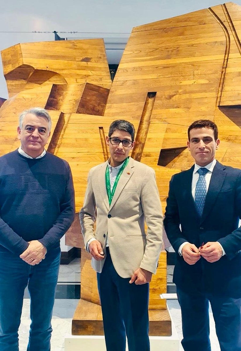 🇻🇪 Apoyando a Venezuela con los venezolanos y contra la dictadura de Maduro.

Nos hemos reunido con el representante de la asociación de venezolanos del País Vasco, Pedro Ortiz, en su lucha por la democracia y el fin de la dictadura.

Desde el PP rechazamos rotundamente el