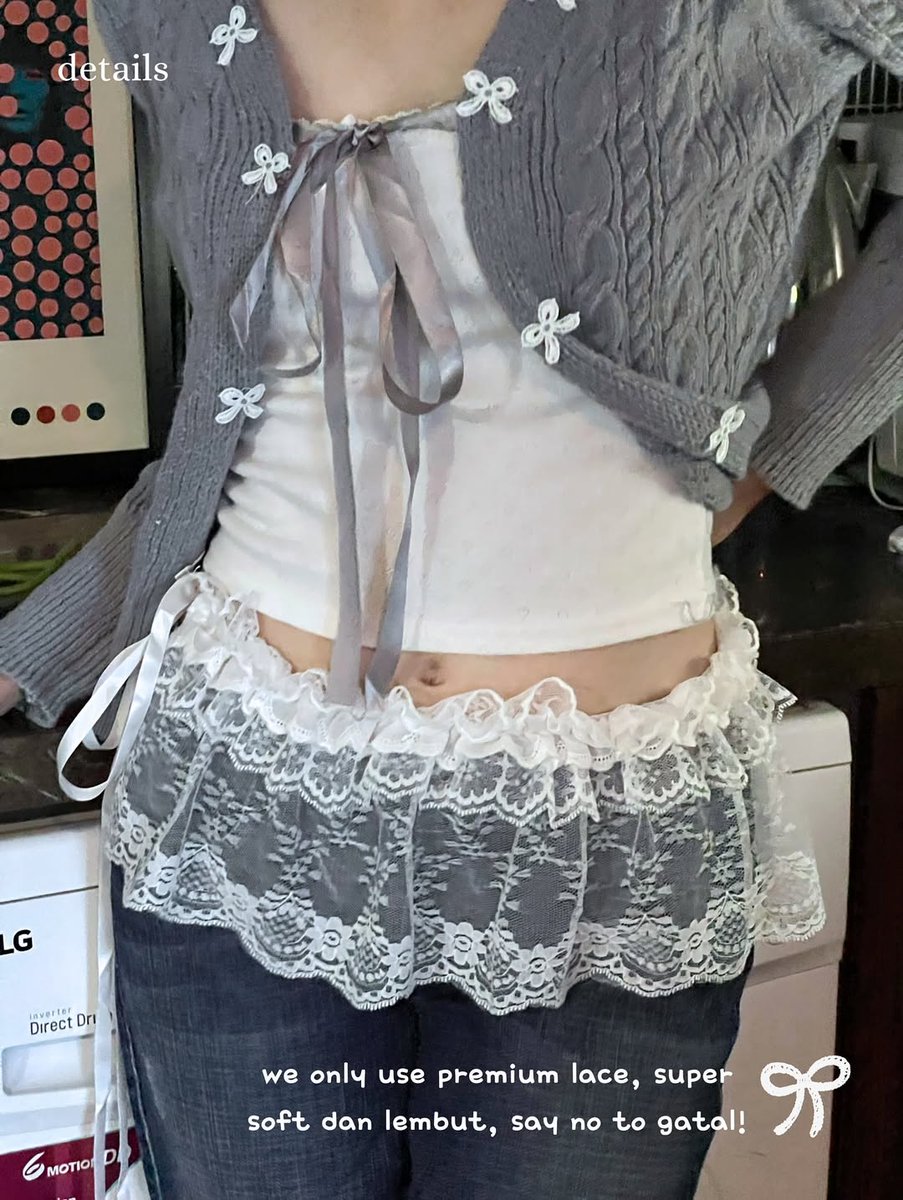 bakpa0w's tweet image. Add a mini lace skirt to your outfit for a cuter look