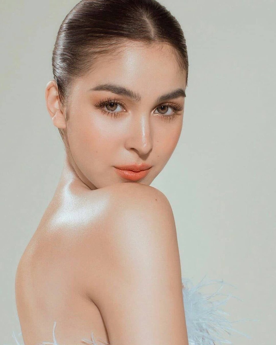 scorpiolustre's tweet photo. Julia Barretto wants to save cinema and end our lives by starring in a Girls Love movie with Liza Soberano.

When asked about the potential visual attack, she said, “Of Course! Well, siyempre I was very open about wanting to do something like that with Liza.” https://t.co/UNEYJFml9I