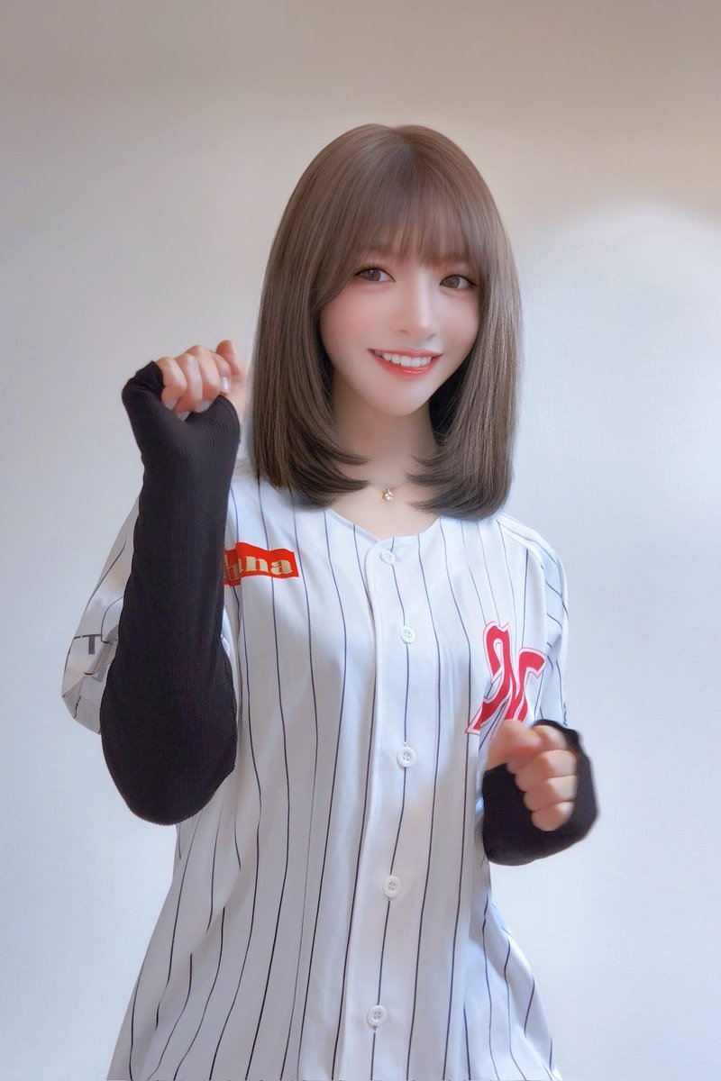 サブロー政権になってユニ変更ないかなと思ってはいたので、新ユニに