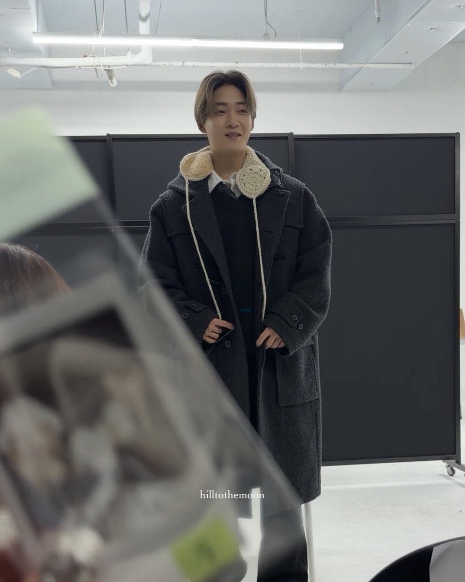 hilltothemoon's tweet image. ตลกเควินอะ ชั้นบอกชั้นจะร้องไห้ 
🌙: ห้ามร้องอากาศหนาวเดี๋ยวหน้าแข็ง 55555 
🌽: เออออ ใช่ นี่แต่งหน้าเดี๋ยวคสอ.หลุด 
🌙: ถูกกกกกก ห้ามร้อง วันนี้แต่งหน้าสวยมาก แต่งเองหรอ แต่งสวยมาก เป็นโปรเลยล่ะ
🌽: ใช่ แต่งเอง สวยจริงหรอ เป็นเมคอัพอาร์ตติสได้เลยมะ
🌙:ใช่ เป็นช่างแต่งหน้าได้เลย…