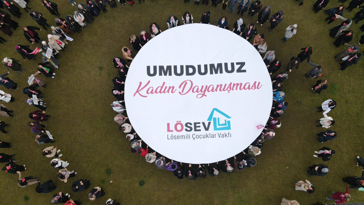 #LOESEVdeKadınDayanısması 
Bu fotoğraf karesinin içinde yer almak bile ayrı bi güç veriyor Biz kadınlar çok güçlüyüz 
<a href="/losev1998/">LÖSEV</a> 
#iyikivarlösev