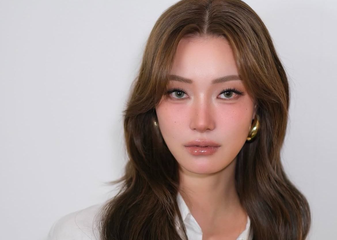 redlips1999's tweet image. how do i tell the flirty guy at my work that this is my type?