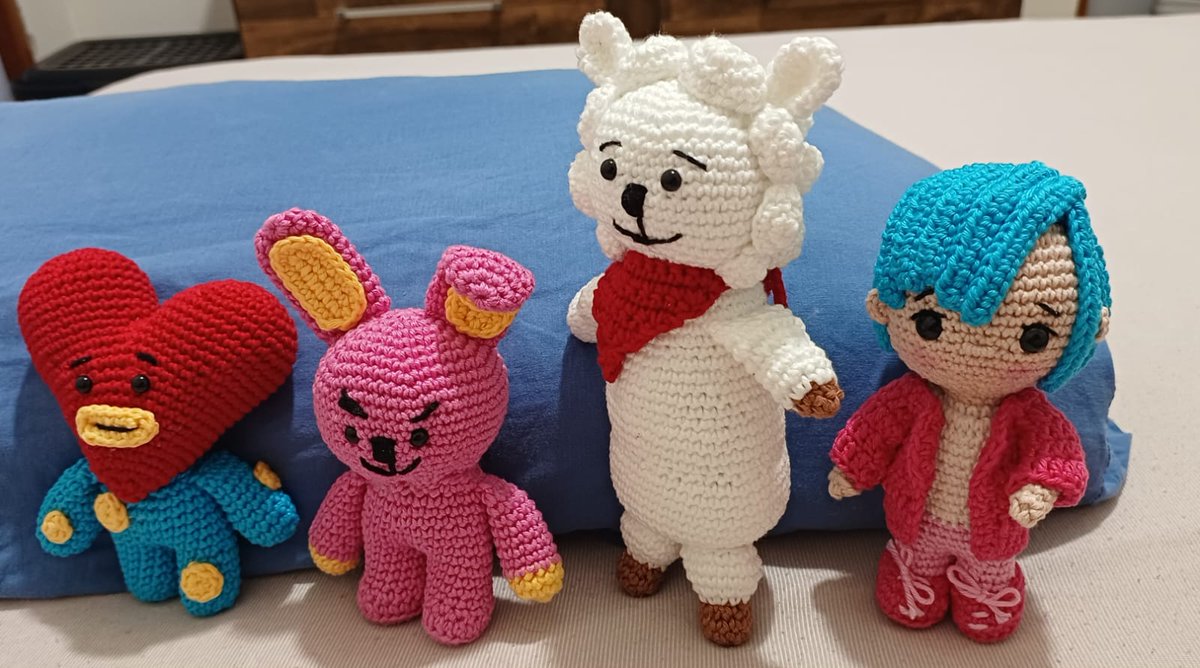 thvdirectionz's tweet image. só registrando os presentes que a minha mãe ta fazendo pra mim ✨️