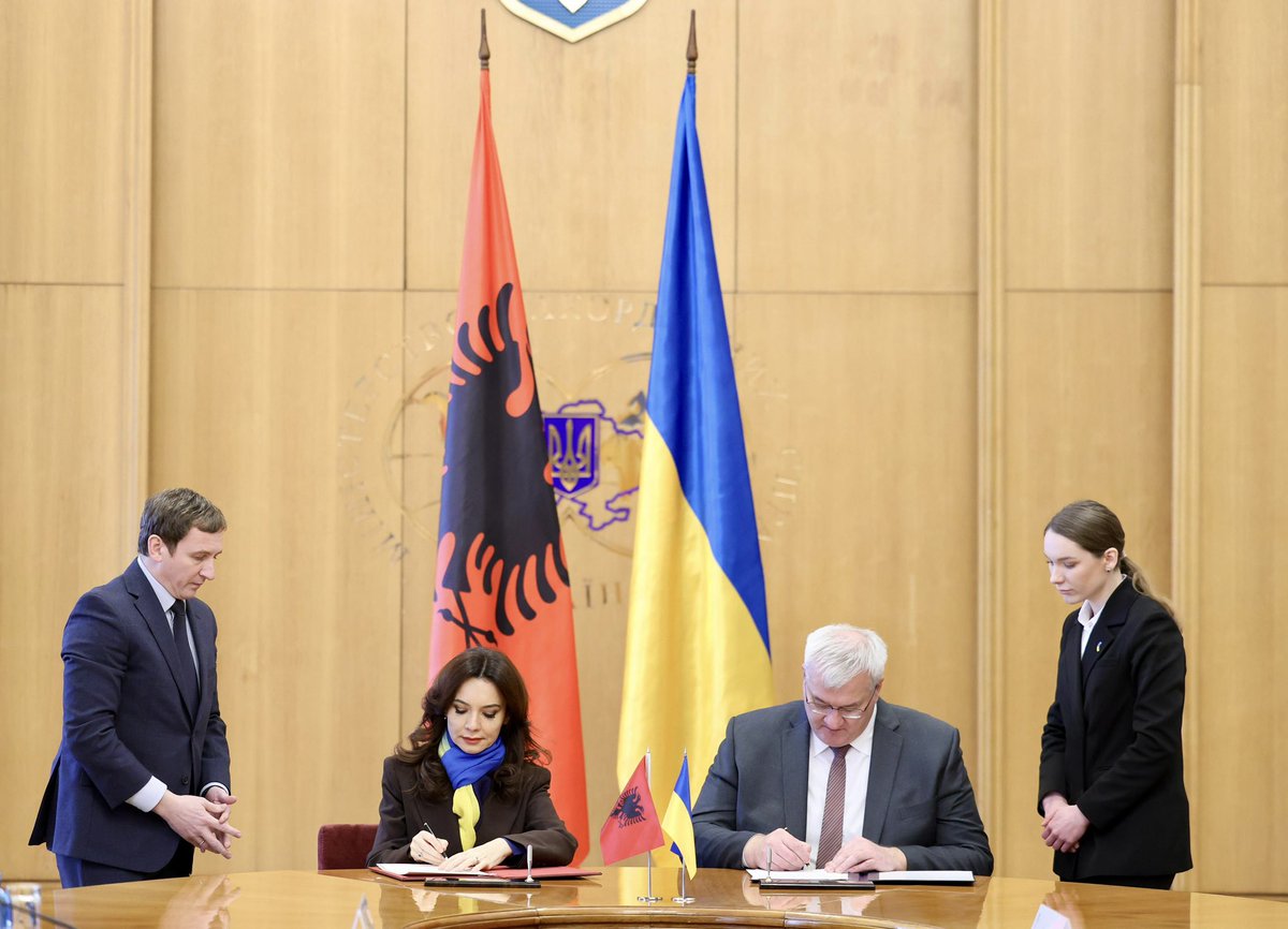 elisaspiropali's tweet image. 🇦🇱🇺🇦| Kyiv continues to face massive attacks targeting the civilian population and critical infrastructure. In these extreme winter conditions, Ukrainians are enduring severe shortages of electricity, heating, and water.

Together with my colleague @andrii_sybiha , I reaffirmed…