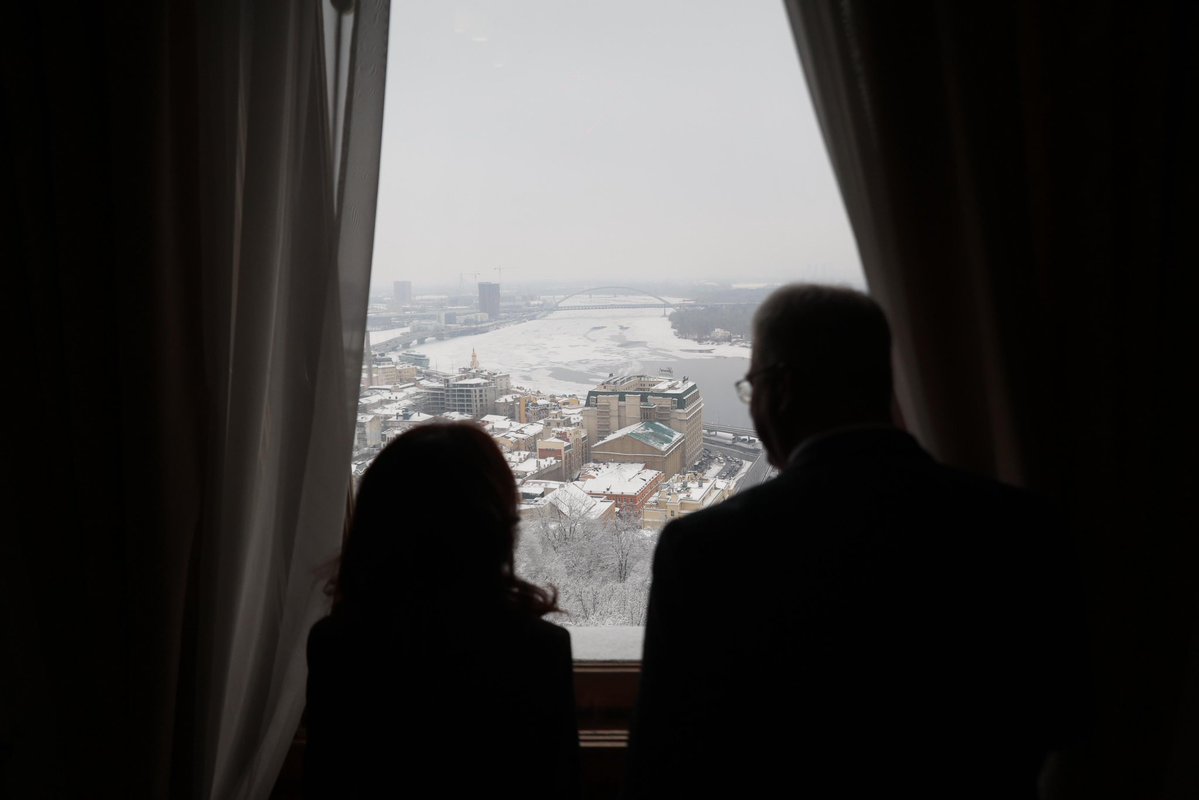 elisaspiropali's tweet image. 🇦🇱🇺🇦| Kyiv continues to face massive attacks targeting the civilian population and critical infrastructure. In these extreme winter conditions, Ukrainians are enduring severe shortages of electricity, heating, and water.

Together with my colleague @andrii_sybiha , I reaffirmed…