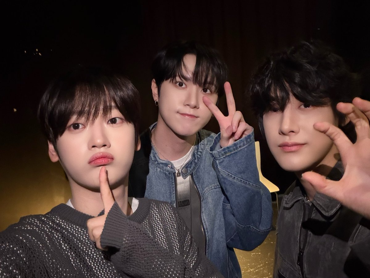 WEi_Official_JP's tweet photo. Tokyo Day 1🌟

#위아이 #WEi 
#Wonderland #HOME https://t.co/kFIxX5xjJ6