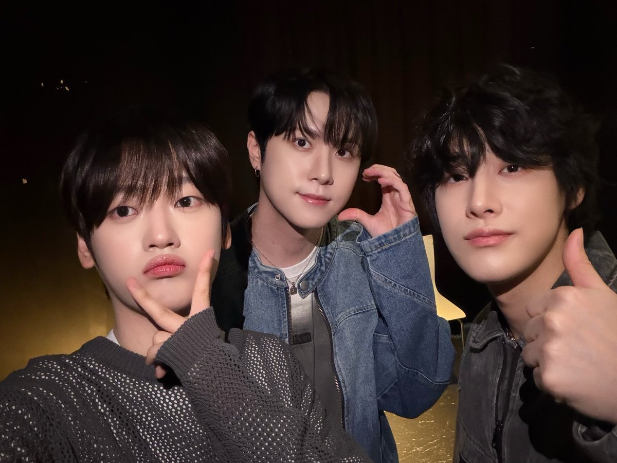 WEi_Official_JP's tweet photo. Tokyo Day 1🌟

#위아이 #WEi 
#Wonderland #HOME https://t.co/kFIxX5xjJ6