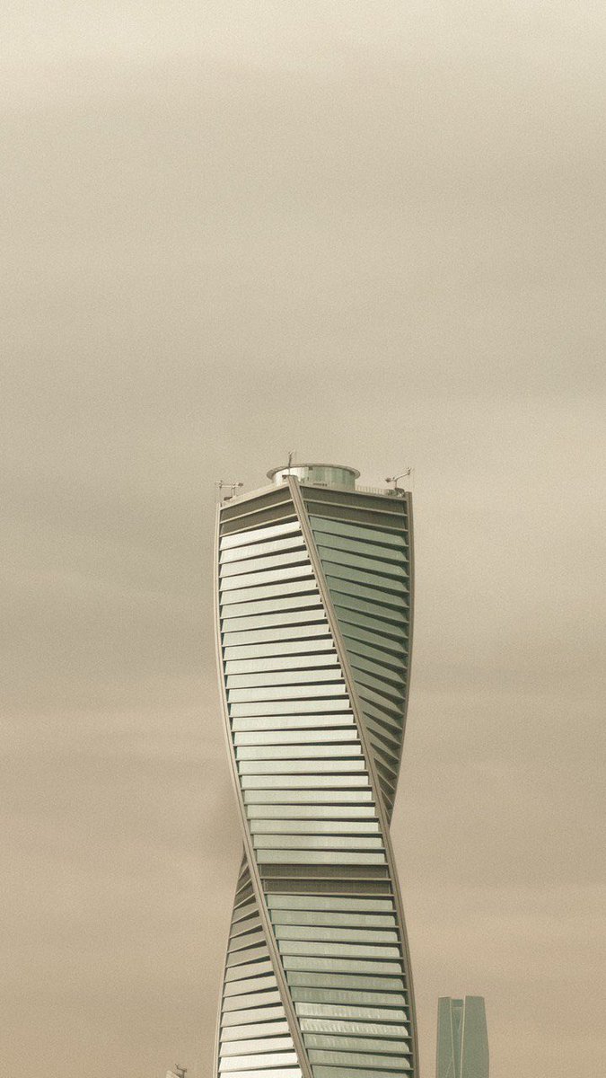 || عـزيز tweet media