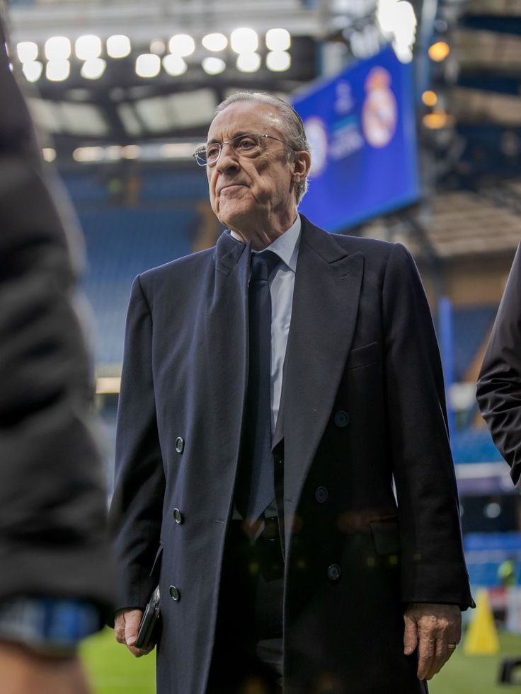 theMadridZone's tweet image. 🚨 BREAKING: Real Madrid's board have decided to contact the players before the Levante game and DIRECTY tell them: "Xabi Alonso is no longer here, so now YOU are to blame for everything." @diarioas