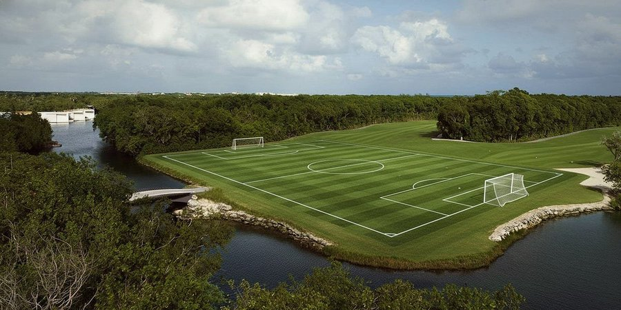 مارسيلو بيلسا اختار بلايا ديل كارمن في المكسيك كمقر لمعسكر منتخب الأوروغواي في كأس العالم.
الفيفا وافقت على الطلب رسميا.