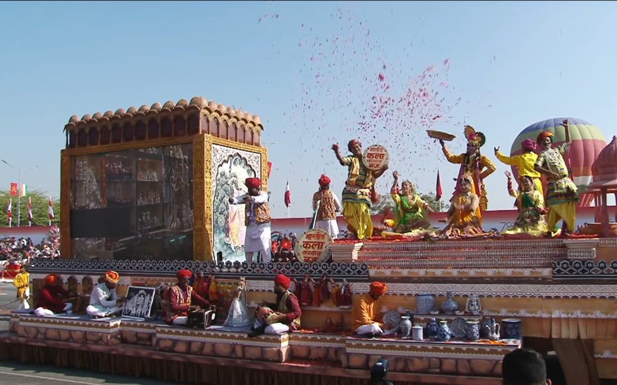DIPRRajasthan's tweet photo. सेना दिवस परेड

राजस्थान की झांकी में राज्य की सदियों पुरानी वास्तुकला, पारंपरिक हस्तशिल्प, विश्व प्रसिद्ध लोक कलाओं की दिखी अनूठी झलक

राजस्थान की समस्त कलाओं का प्रतिनिधित्व करती नज़र आई विशाल कठपुतली

https://t.co/m9GIZR55Te https://t.co/aBhejroGfn