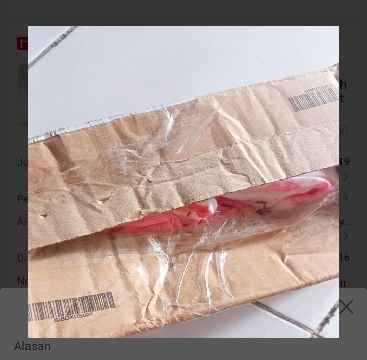 aranjmhc's tweet photo. ini gimana ya guys. paket yang aku pesen  diganti sama baju bayi dan bukan micellar water garnier. gmna cara ngembaliin dana nya @ShopeeID tolong dong shopee @ShopeeCare https://t.co/pP8NTubHkz