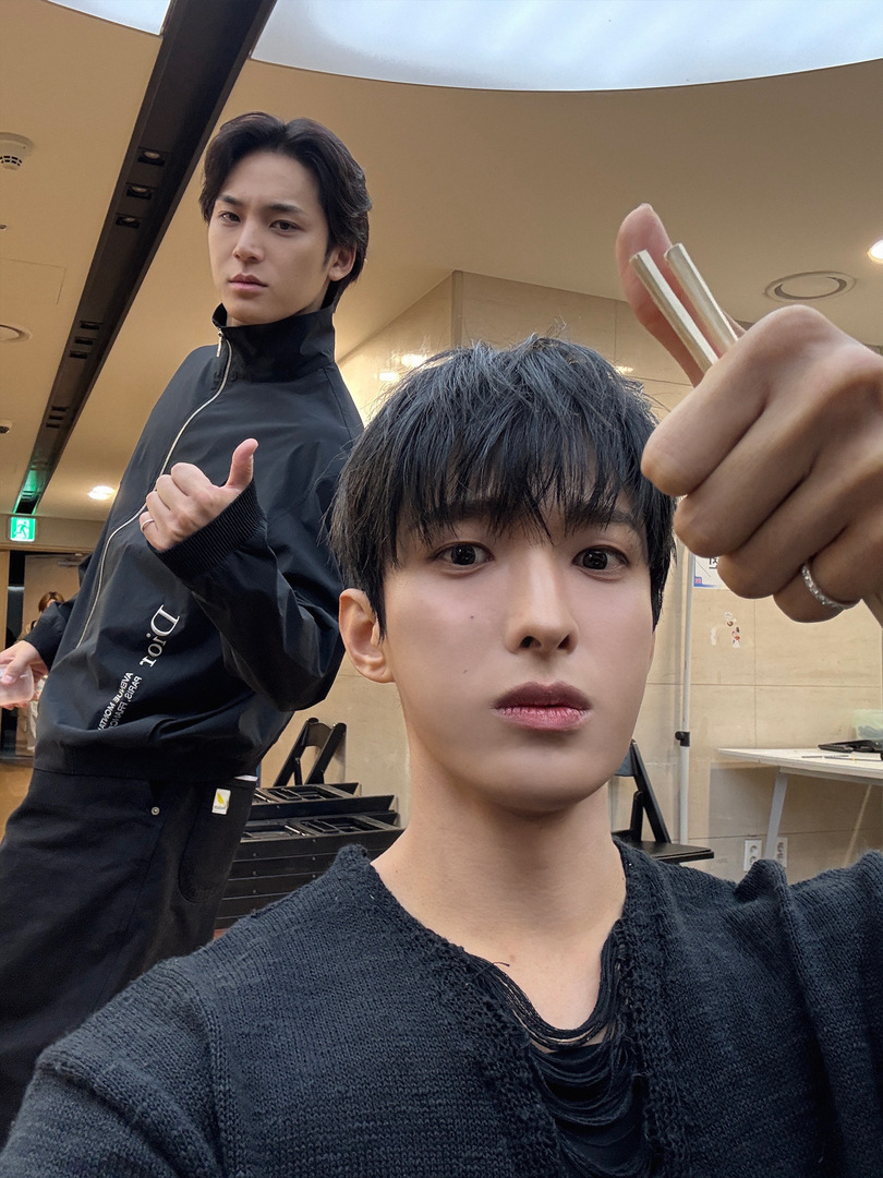 [17s] dokyeom foto sama aktor ju jihoon