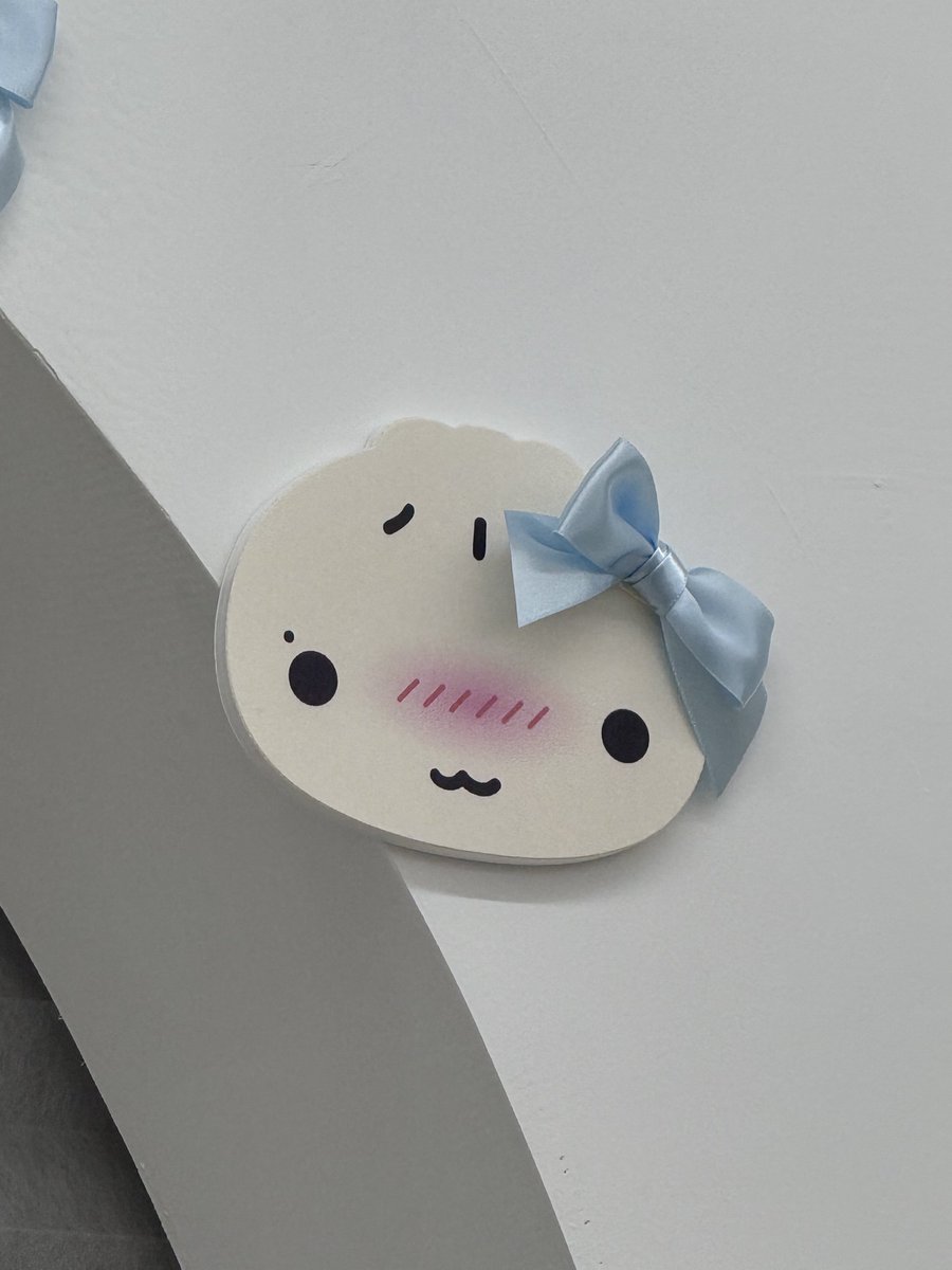 만두가게 다녀왓어요 탕뺑이의 노고가 느껴졋어요 수고햇어요 탕담탕담 🍬🫳🍬🫳

#만두가_다_터져버렸어
#115번손님_만두포장_나왔어요