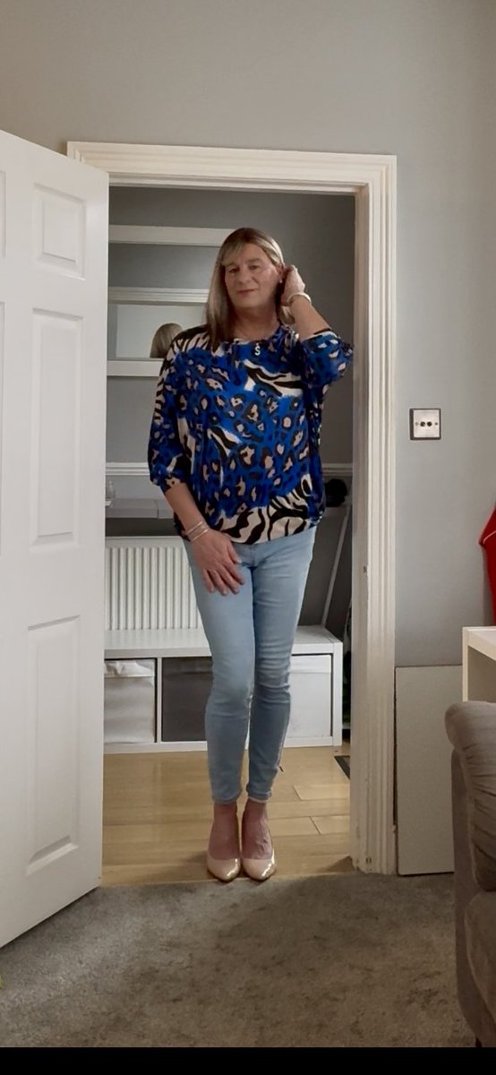 suziecrouts's tweet photo. Today’s look ❤️❤️❤️ https://t.co/9b7yP9Voxb