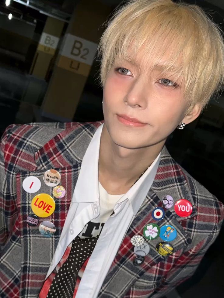 ODEVERDOSE's tweet image. im so glad oh seungmin became an idol,,, can u imagine someone with that face doing anything else like it wouldn't be Fair