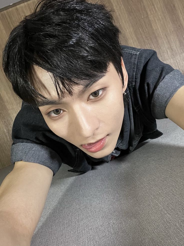 ODEVERDOSE's tweet image. im so glad oh seungmin became an idol,,, can u imagine someone with that face doing anything else like it wouldn't be Fair