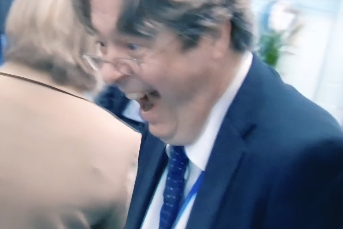 New haircut and makeover: £900
Six months of Mounjaro: £1500
Social media campaign: £3000

Defection speech left on photocopier:  PRICELESS
😅🤣😅😂