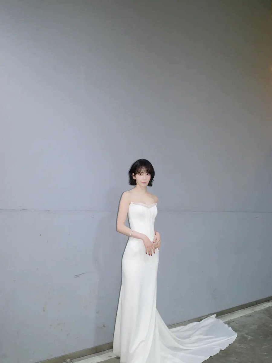 Instagram post Golden Disc Awards 🤍 #사쿠라 #宮脇咲良 #SAKURA #르