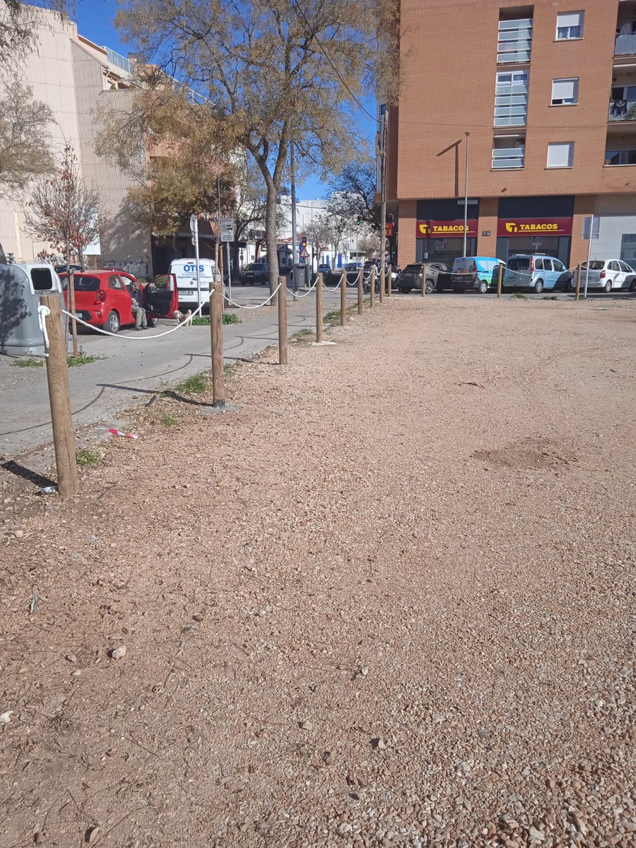 🅿️ OBERT
🚗 Nou pàrquing públic i gratuït en l'avinguda de Miguel Hernández.
--------
🅿️ ABIERTO
🚗 Nuevo parking público y gratuito en la avenida Miguel Hernández.