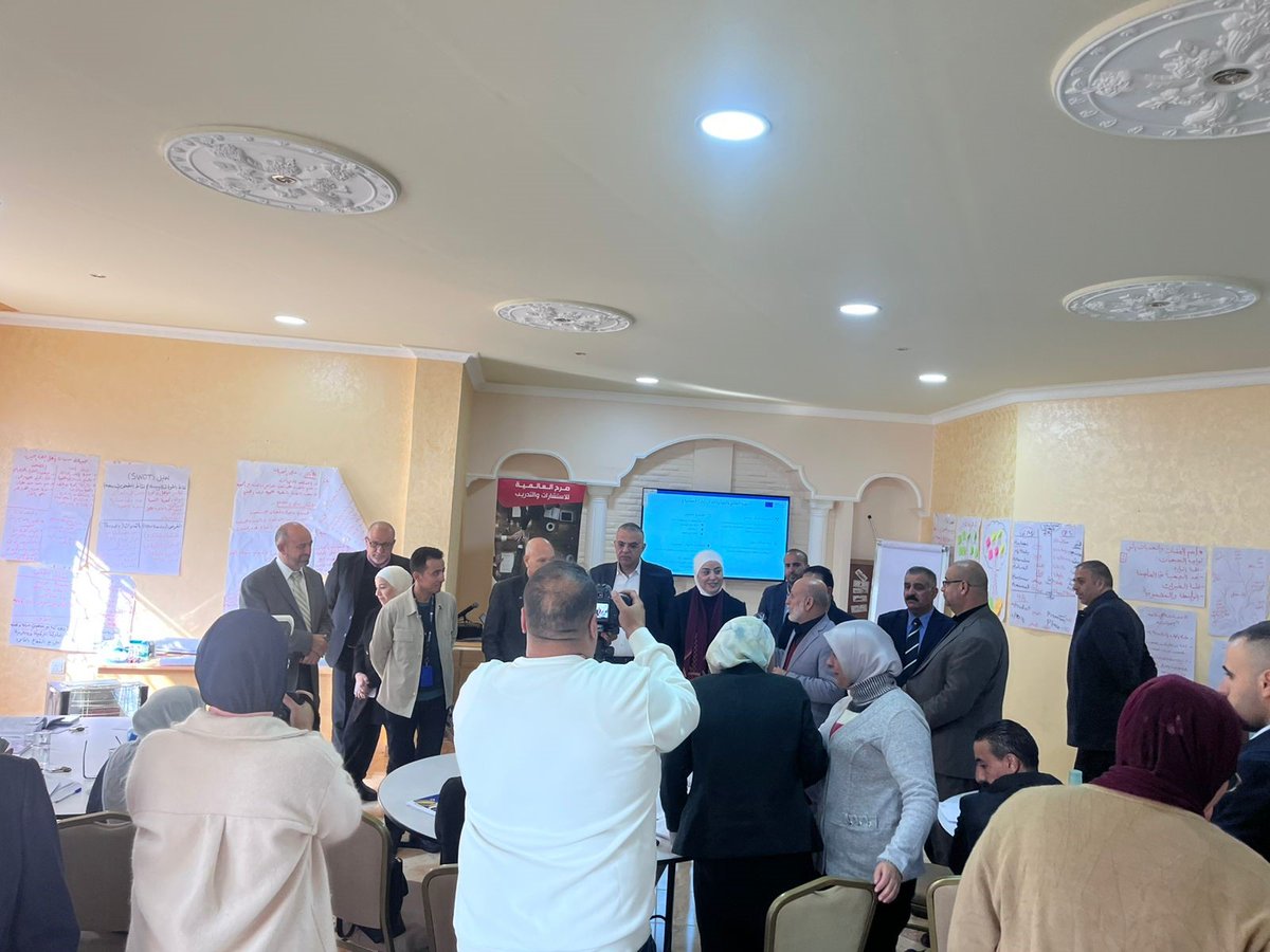 تشرّفنا بزيارة معالي وزيرة التنمية الاجتماعية الأستاذة وفاء بني مصطفى ومشاركتها في أحد محاور التدريب ضمن برنامج بناء القدرات وتأهيل المدربين في محافظة الطفيلة، ضمن مشروع EMPOWER-Jordan المموّل من الاتحاد الأوروبي، دعماً لتمكين منظمات المجتمع المدني وتحقيق أهداف التنمية المستدامة.