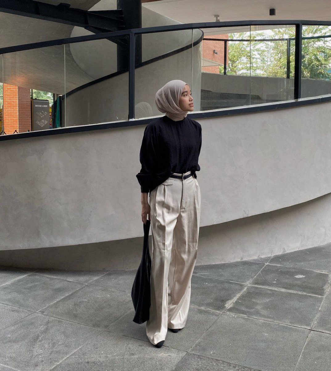 bettzickiana's tweet image. daily look, simple but timeless
athread—