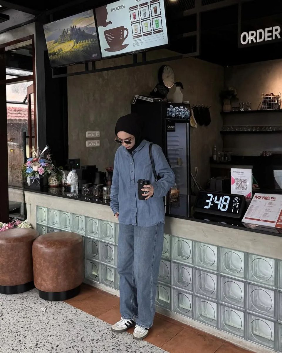 bettzickiana's tweet image. daily look, simple but timeless
athread—