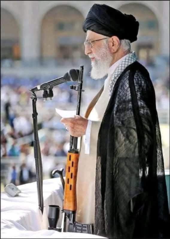 البروفسور والمستشرق الفرنسي *هنري كوربان،* لديه تعبير جميل ودقيق حيث يقول:  
*(( كل الأديان تموت بموت أنبيائها ؛ اليهودية ماتت بموت موسى،  والمسيحية ماتت بموت عيسى،  واهل السنة ماتوا بموت محمد (ص)  و وحدهم الشيعة الذين رفضوا أن يموتوا ، فهم غير مرشحين للموت ؛  لأنهم وضعوا الحسين