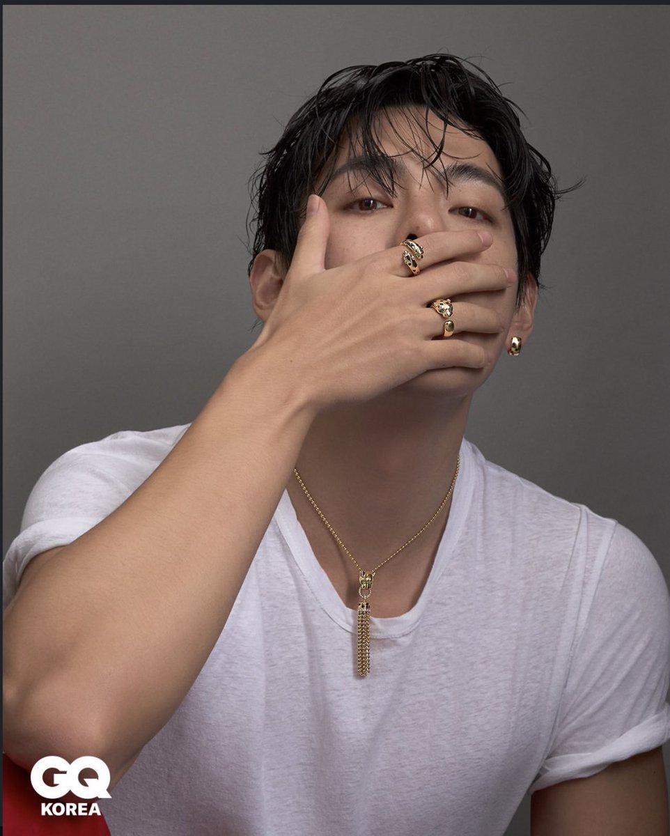 rozanvthv's tweet image. puta que pariu eu rezaria pra uma garrafa por ele