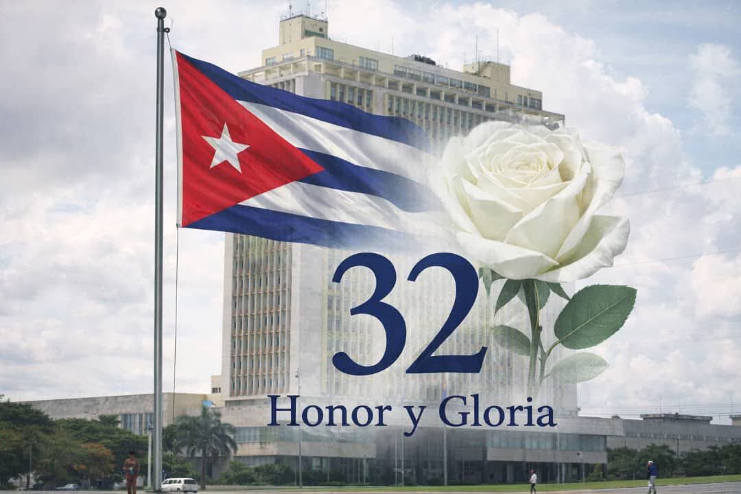 H_Cubana's tweet photo. 🔥 Desde el Estado español, las organizaciones de solidaridad con #Cuba rendimos homenaje a los 32 combatientes cubanos que regresan hoy a su patria, caídos en misiones internacionalistas en la República Bolivariana de #Venezuela.

✊ No eran mercenarios ni invasores. Eran expresión de una Cuba que ha hecho del 𝐢𝐧𝐭𝐞𝐫𝐧𝐚𝐜𝐢𝐨𝐧𝐚𝐥𝐢𝐬𝐦𝐨, 𝐥𝐚 𝐝𝐢𝐠𝐧𝐢𝐝𝐚𝐝 𝐲 𝐥𝐚 𝐬𝐨𝐛𝐞𝐫𝐚𝐧í𝐚 principios irrenunciables, incluso frente a la agresión y el #BloqueoGenocida.

🛑 Frente a la manipulación mediática y la criminalización de Cuba, lo decimos alto y claro: 𝐥𝐚 𝐬𝐨𝐥𝐢𝐝𝐚𝐫𝐢𝐝𝐚𝐝 𝐞𝐧𝐭𝐫𝐞 𝐩𝐮𝐞𝐛𝐥𝐨𝐬 𝐧𝐨 𝐞𝐬 𝐮𝐧 𝐝𝐞𝐥𝐢𝐭𝐨. 𝐋𝐚 𝐦𝐞𝐦𝐨𝐫𝐢𝐚 𝐝𝐞 𝐪𝐮𝐢𝐞𝐧𝐞𝐬 𝐝𝐢𝐞𝐫𝐨𝐧 𝐬𝐮 𝐯𝐢𝐝𝐚 𝐩𝐨𝐫 𝐞𝐥𝐥𝐚 𝐦𝐞𝐫𝐞𝐜𝐞 𝐫𝐞𝐬𝐩𝐞𝐭𝐨.

🇨🇺 Acompañamos al pueblo cubano y a las familias de los caídos en este momento de homenaje.

¡𝐕𝐢𝐯𝐚 𝐞𝐥 𝐢𝐧𝐭𝐞𝐫𝐧𝐚𝐜𝐢𝐨𝐧𝐚𝐥𝐢𝐬𝐦𝐨 𝐩𝐫𝐨𝐥𝐞𝐭𝐚𝐫𝐢𝐨! 
¡𝐕𝐢𝐯𝐚 𝐂𝐮𝐛𝐚 𝐬𝐨𝐛𝐞𝐫𝐚𝐧𝐚!

#HonorYGloria 💐🇨🇺