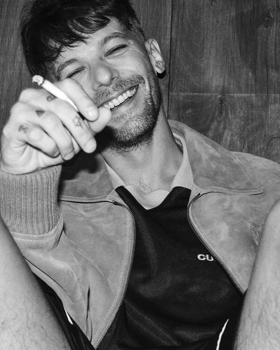 lt28files's tweet image. damn sexy man ᝰ🚬