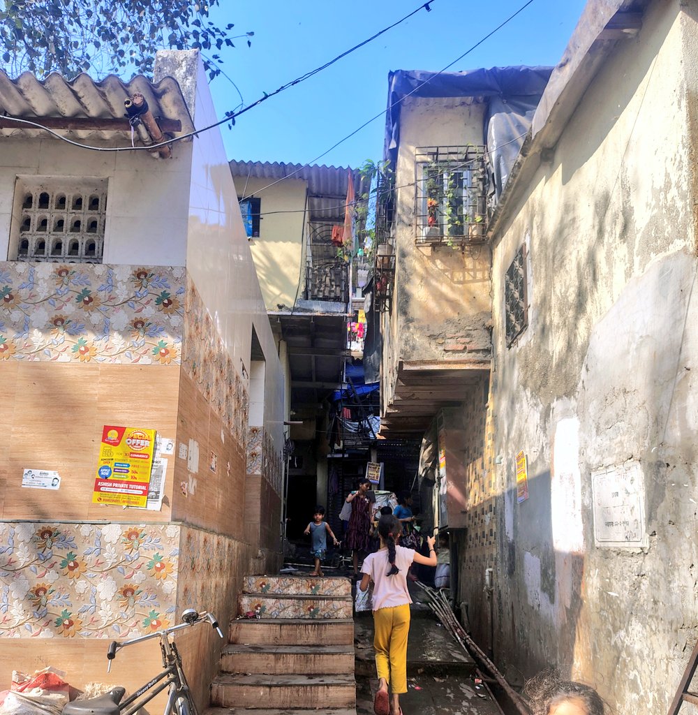 Bunty1291652's tweet photo. 🚨 सार्वजनिक आरोग्याचा प्रश्न |ward S 🚨
शिवपूजन सिंग चाळ, सूर्यनगर येथे गटार तुंबून बाहेर आले असून पंचशील प्रभागाला जोडणारी २४/७ वापरात असलेली गल्लीत अडथळा निर्माण झाला आहे. साचलेले घाण पाणी आरोग्यास धोका ठरत आहे.
BMC – Ward S यांनी तातडीने कारवाई करावी.
@mybmc @BMCMumbai #wards https://t.co/l2etazQI2g