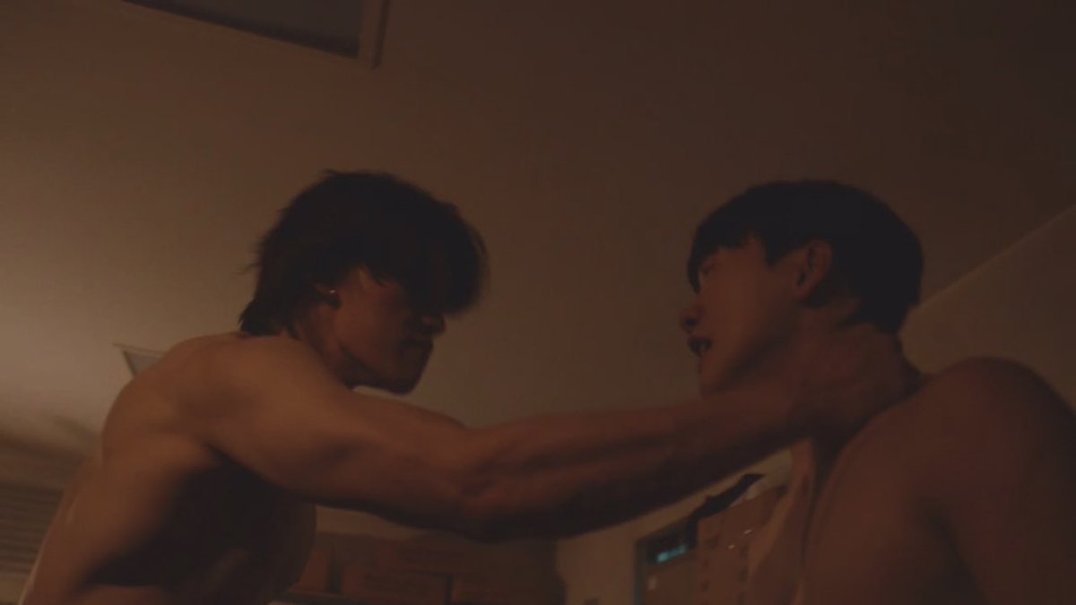 밤되 장르는 공포 미스터리 스릴러다